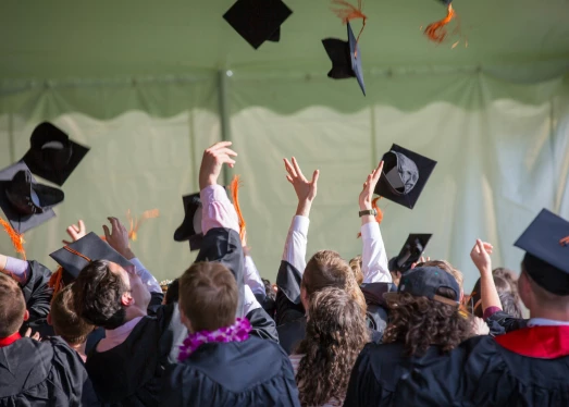 Ручки для бакалаврату та просування школи