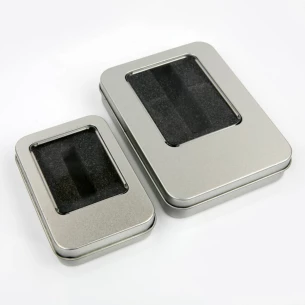 Металева коробка для ручок невелика