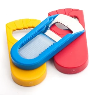 Пластикова відкривачка Ручна - чорна